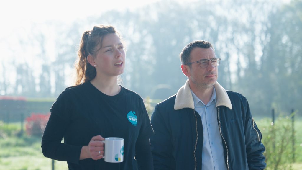 Les collaborateurs du Groupe Vert de Lanvallay en pleine pause café avant de commencer à travailler dans le film promotionnel réalisé par Adrien Carré de 908 Films.