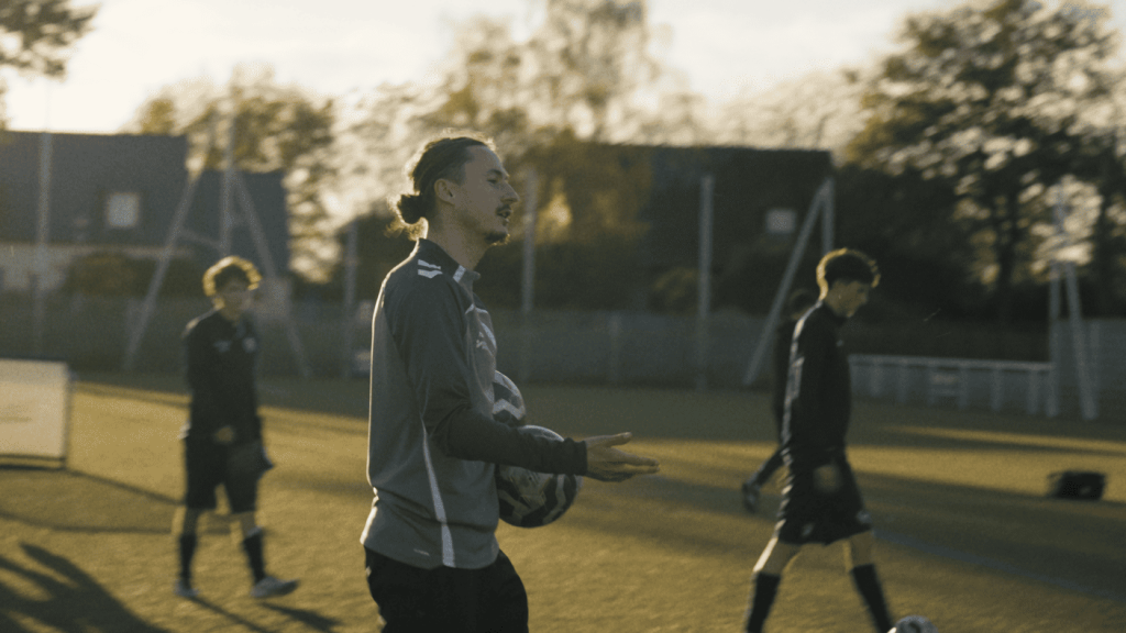 Fin de l'exercice sifflé par le coach des joueurs du Dinan Léhon FC